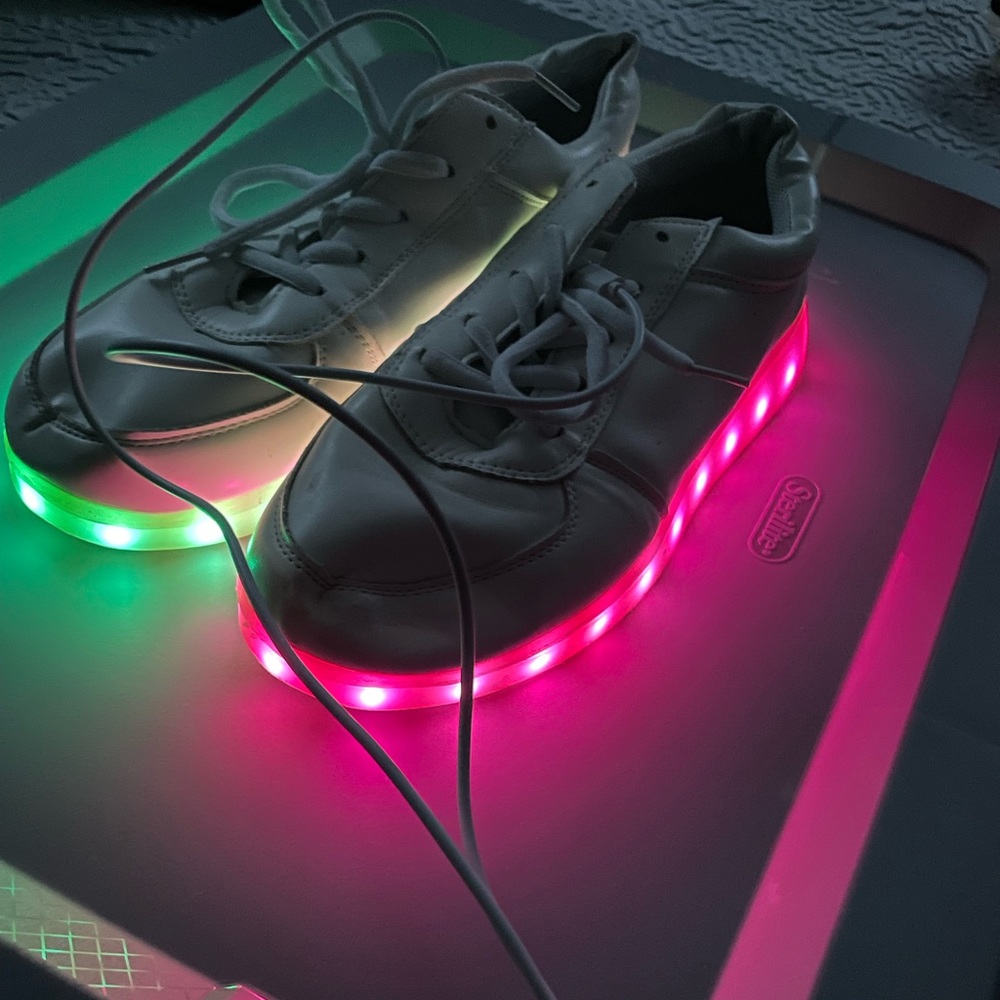 LIGHT UP SHOES